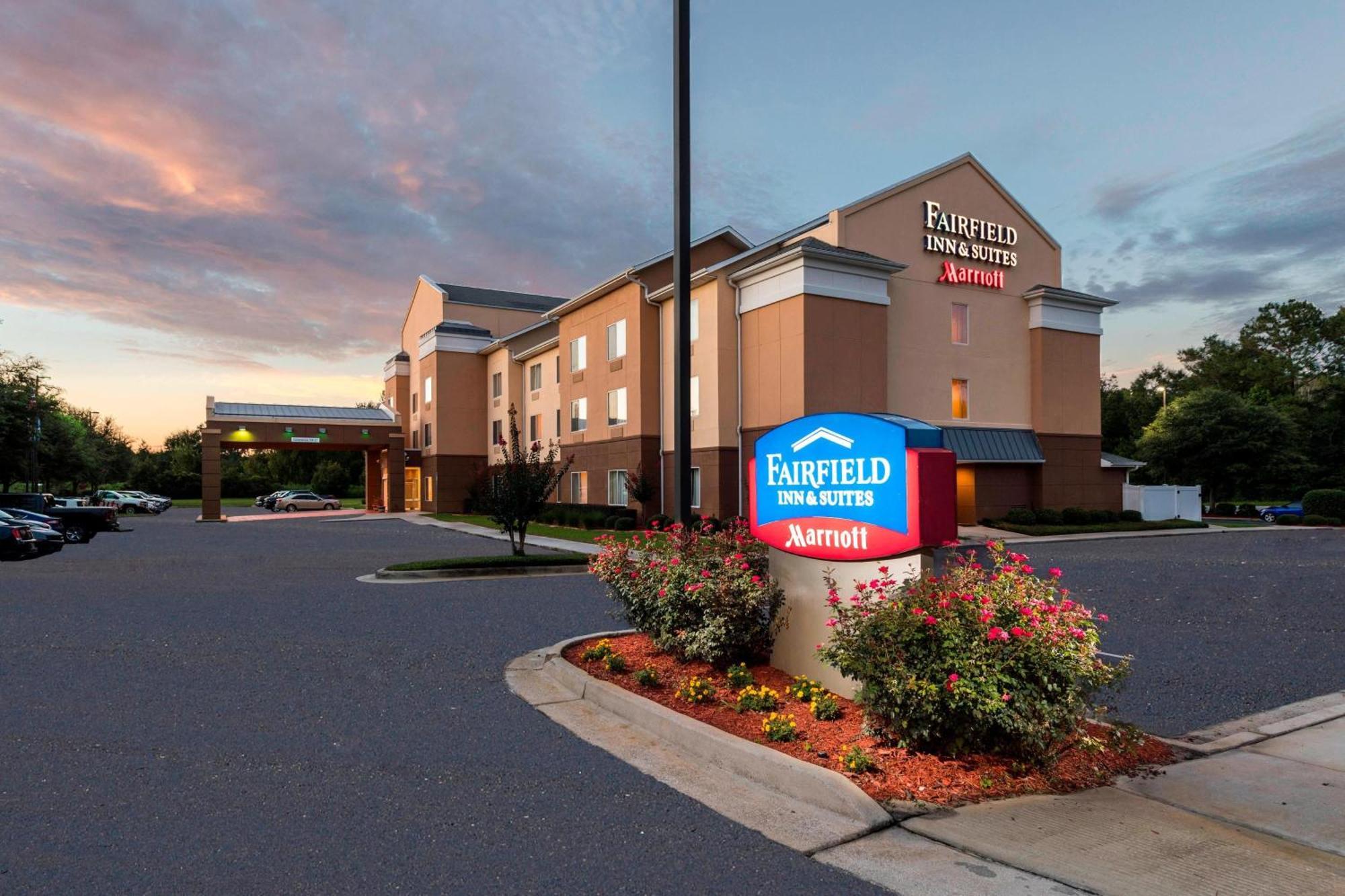 Fairfield Inn & Suites Marianna Bagian luar foto