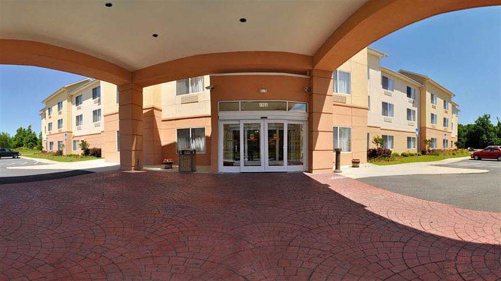 Fairfield Inn & Suites Marianna Bagian luar foto