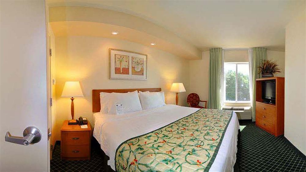 Fairfield Inn & Suites Marianna Bagian luar foto