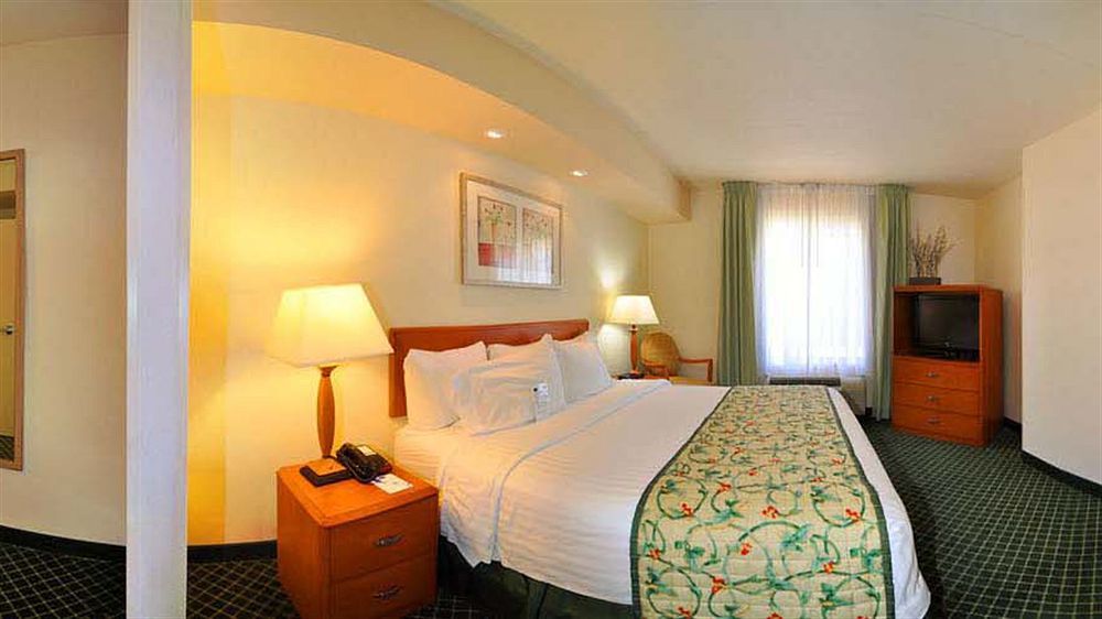 Fairfield Inn & Suites Marianna Bagian luar foto