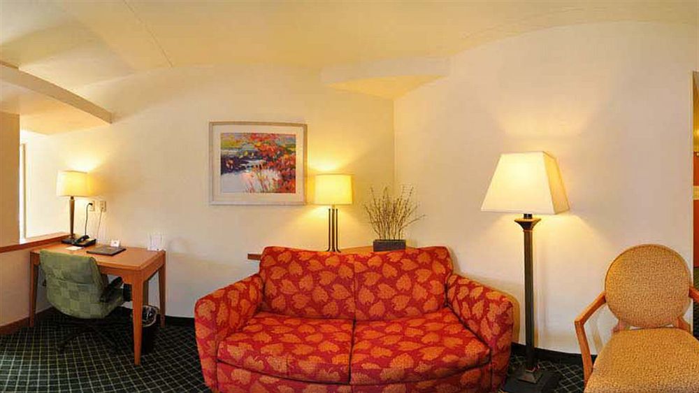 Fairfield Inn & Suites Marianna Bagian luar foto