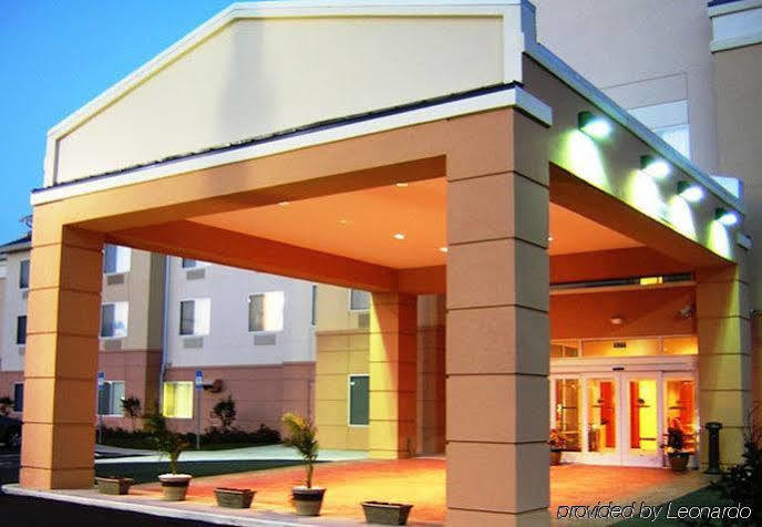 Fairfield Inn & Suites Marianna Bagian luar foto